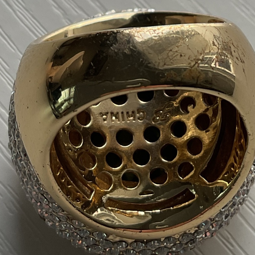 Beautiful Gemstone Ring Missing One Sequin - image 5